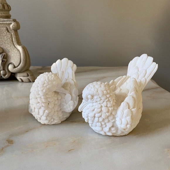 Pair of Two White Alabaster Lovebird Dove Figurines Vintage - Picture 3 of 13